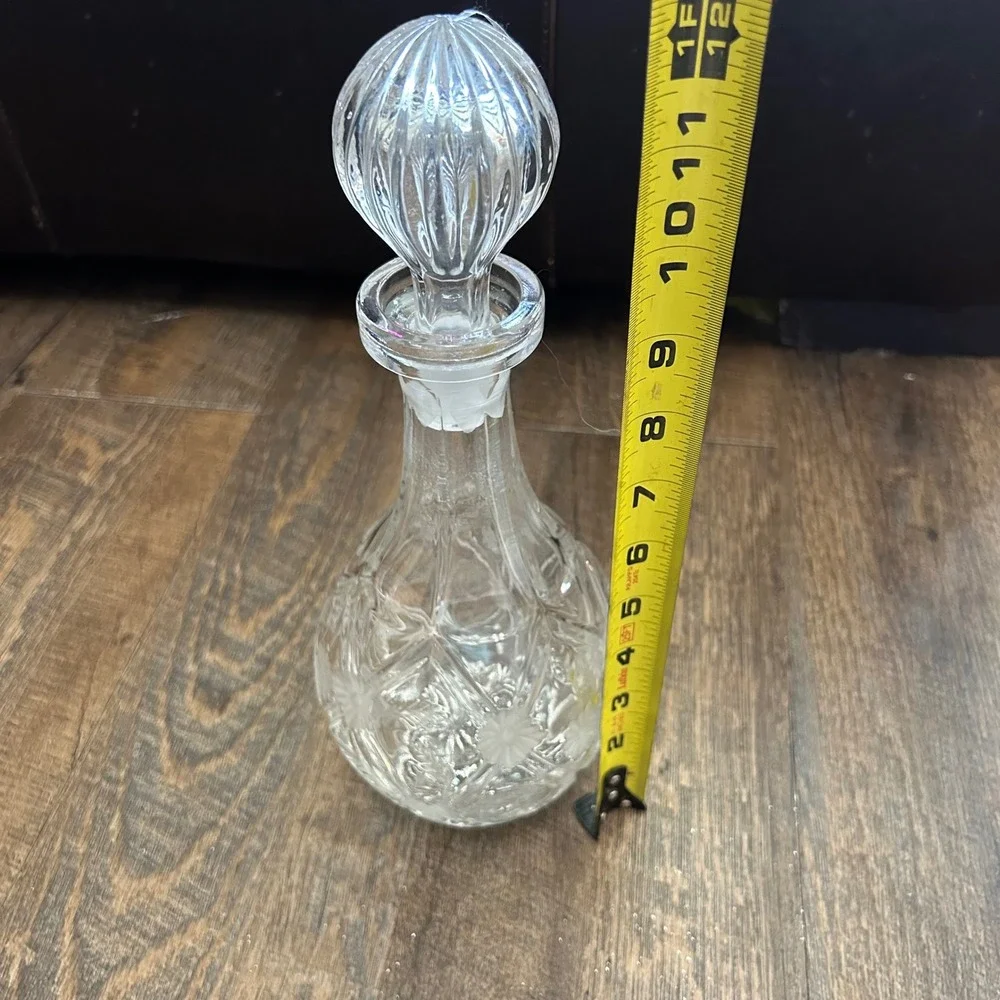 Vintage Cut Crystal Floral Decanter with Ribbed Globe Stopper Clear‎ 11 Inch